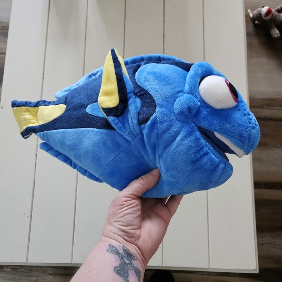 Disney Pixar Finding Nemo Dory Blue Fish Plush Toy - Picture 3 of 5